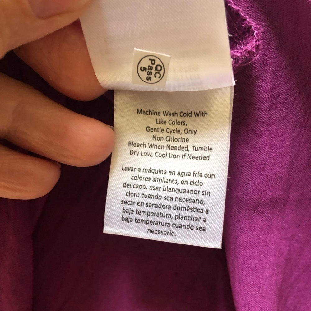 Alex & Parker Women’s Flowy Button Front Swing Top 1XL Purple Gold Accents NWT - Picture 6 of 12